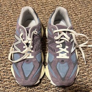 Stylish Women's Sneakers in Blue and Gray
